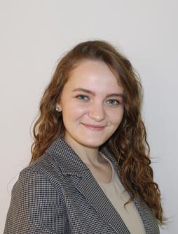 Баженова Анжела Дмитриевна (в декретном отпуске)